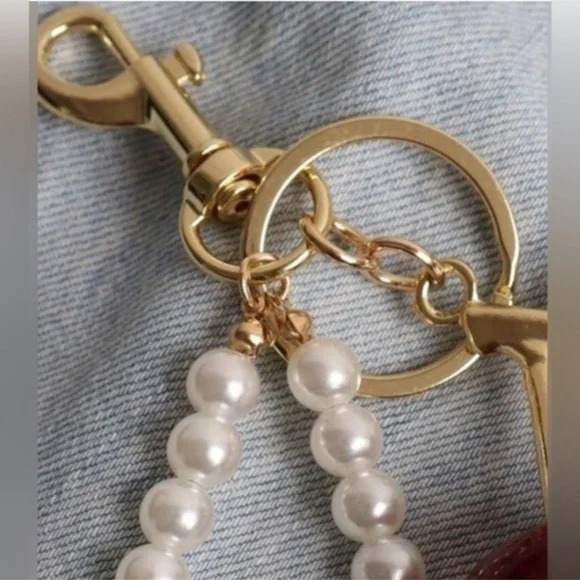 ✨NEW Pearl Gold tone Cherry keychain charm - Picture 6 of 7